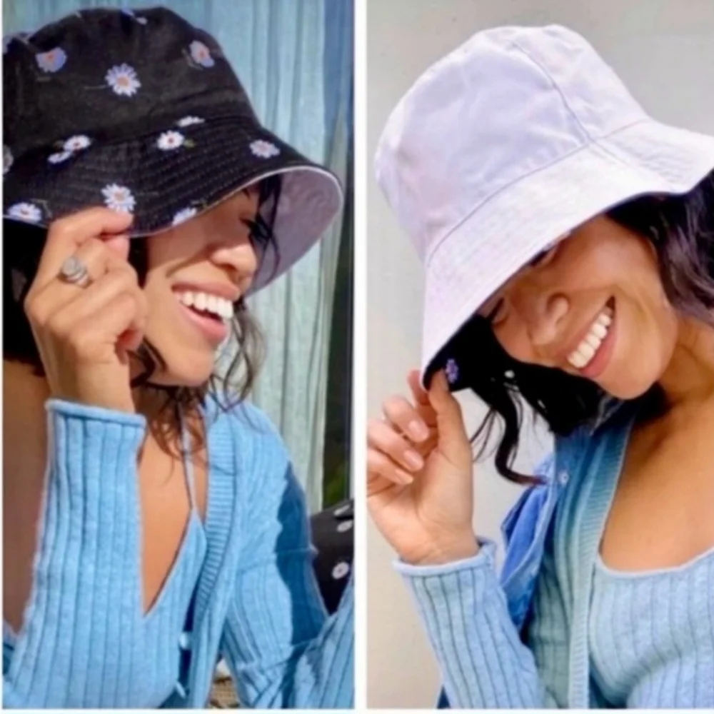 Alice + Olivia Bucket Hat Reversible - Picture 2 of 9